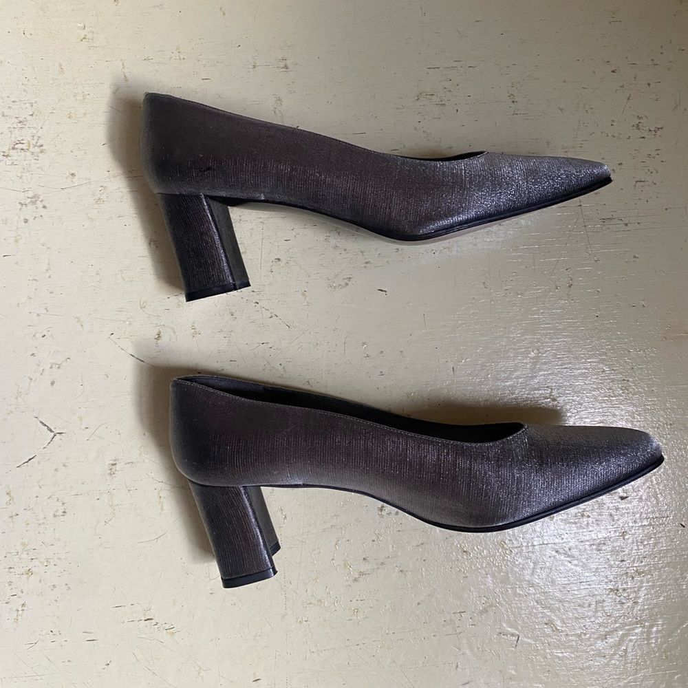 Stuart Weitzman Shimmering Silver Heels - Picture 4 of 9